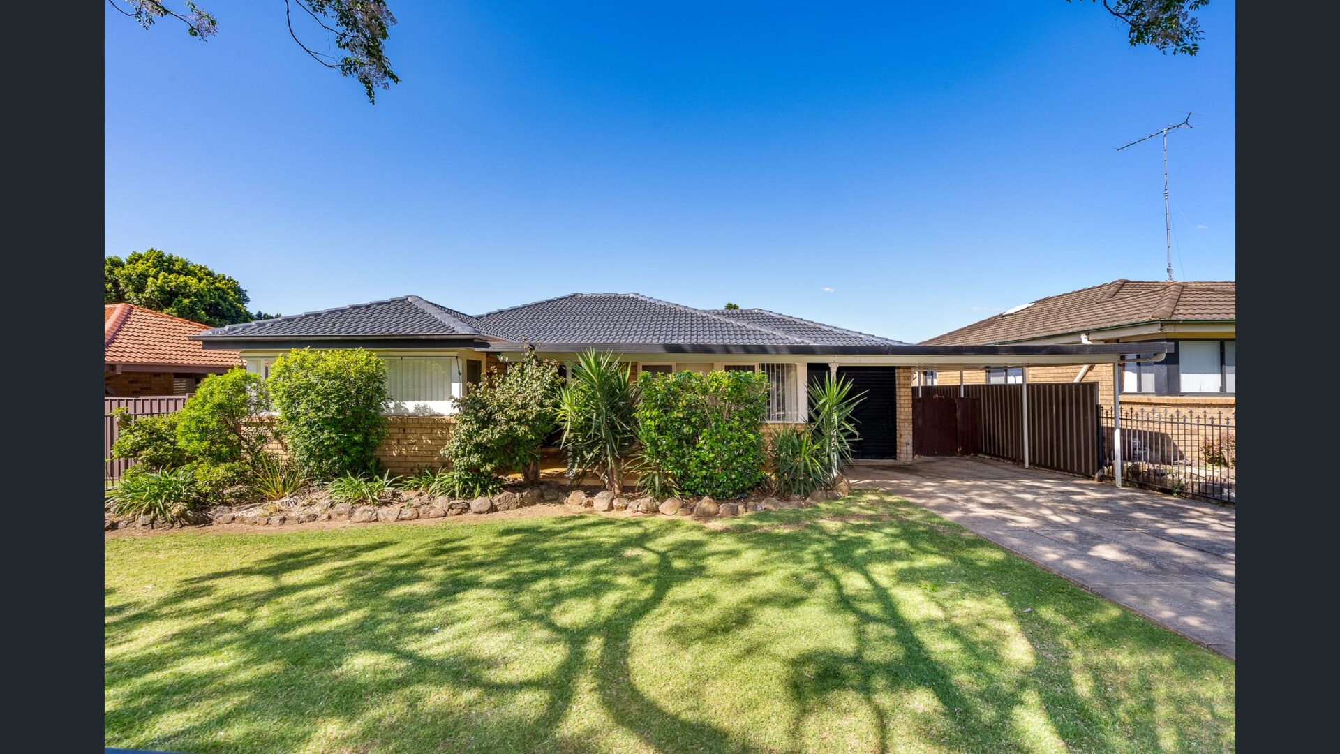 46 The Parkway, Bradbury NSW 2560
